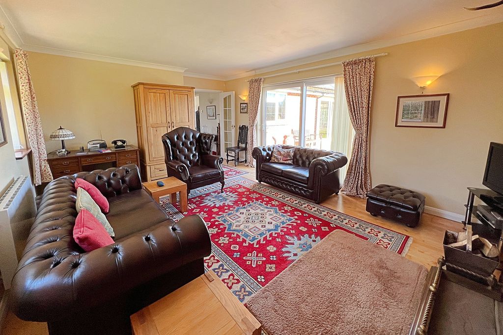Property photo 3 of 14