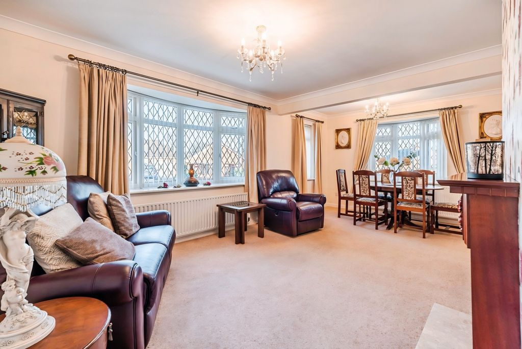 Property photo 3 of 11 Gallery