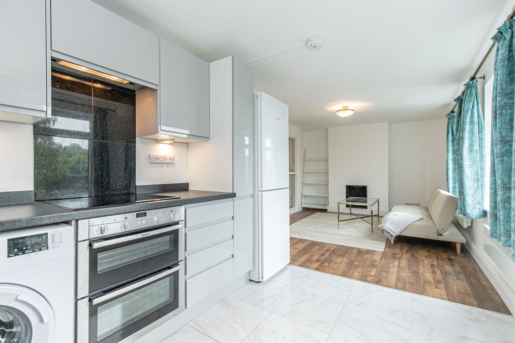 Property photo 1 of 10 Photo 01