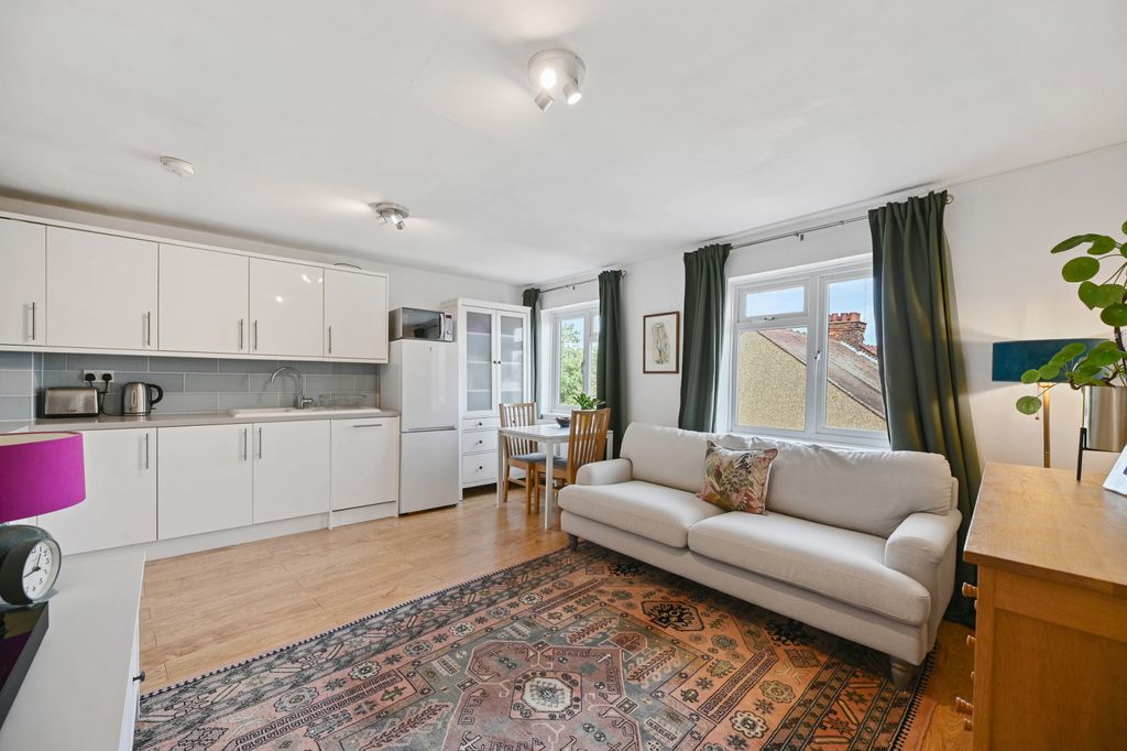 Property photo 2 of 10 Rcbb- 4c Potters Road- Reception 3 (1)