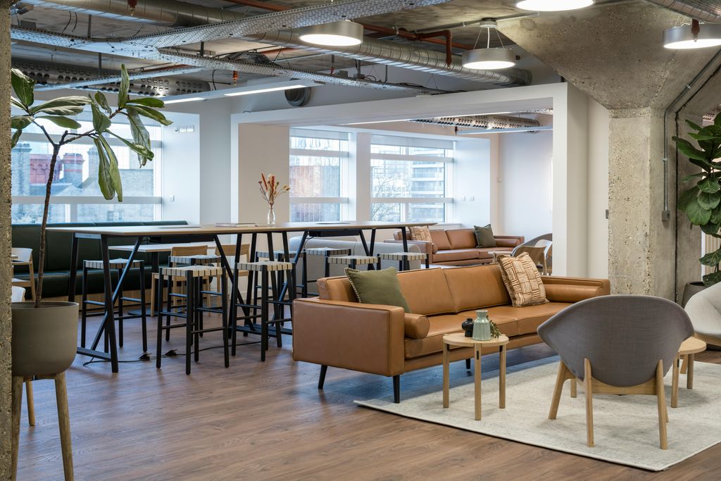 Property photo 2 of 16 7th Floor - Fitted &amp; Furnished