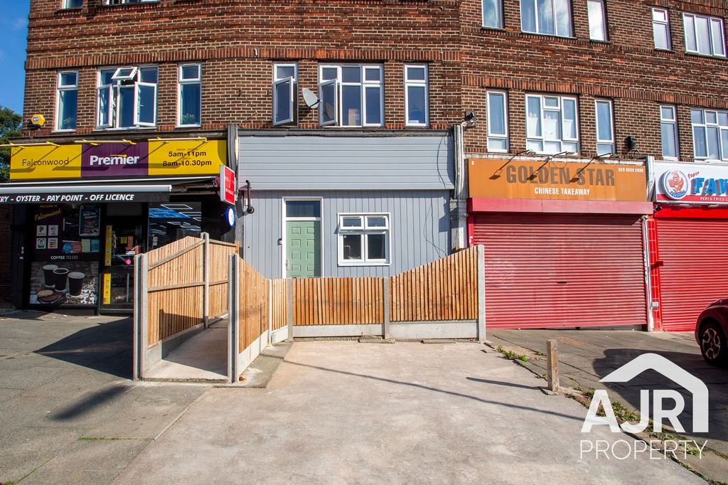 Property photo 2 of 6