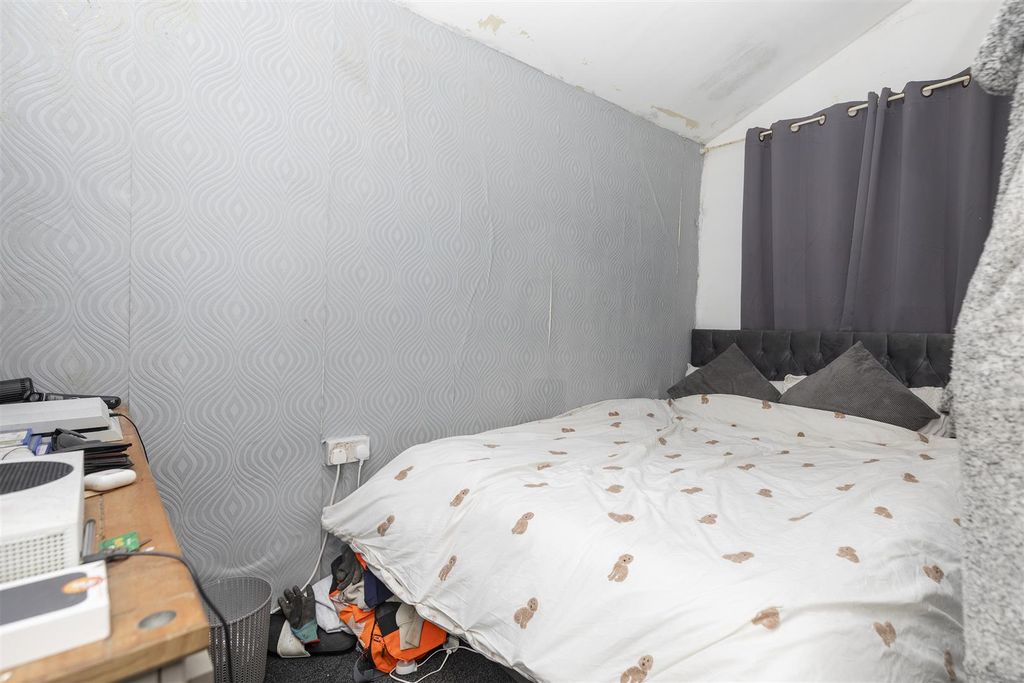 Additional image 9 of 4 bed terraced house for saleNorman Avenue, Elland, Halifax HX5