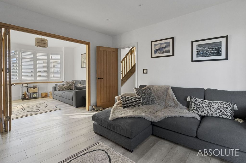 Property photo 3 of 30