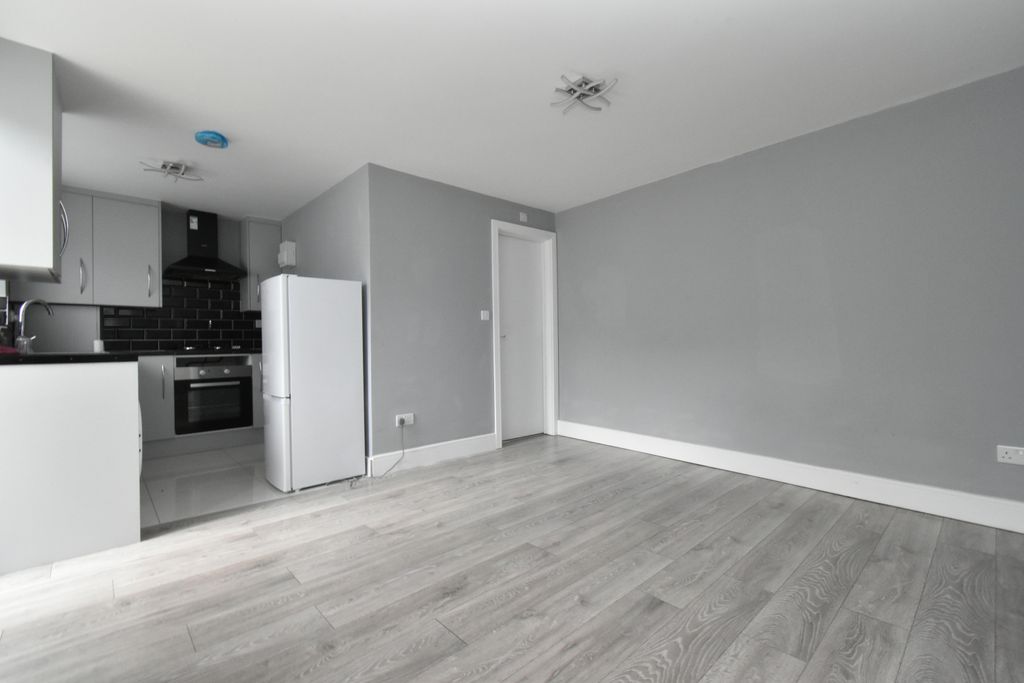 Property photo 2 of 5 Gallery