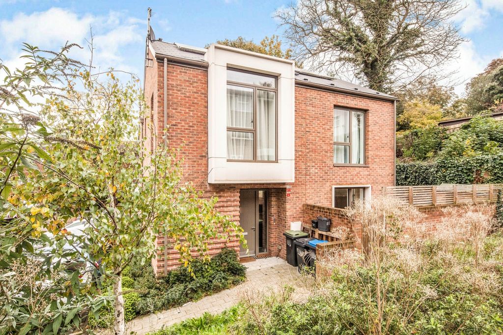 Property photo 1 of 10 Exterior