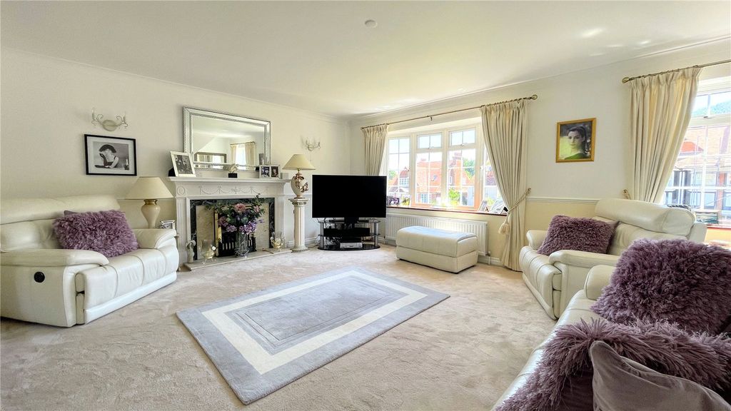 Property photo 3 of 22 Picture No. 53