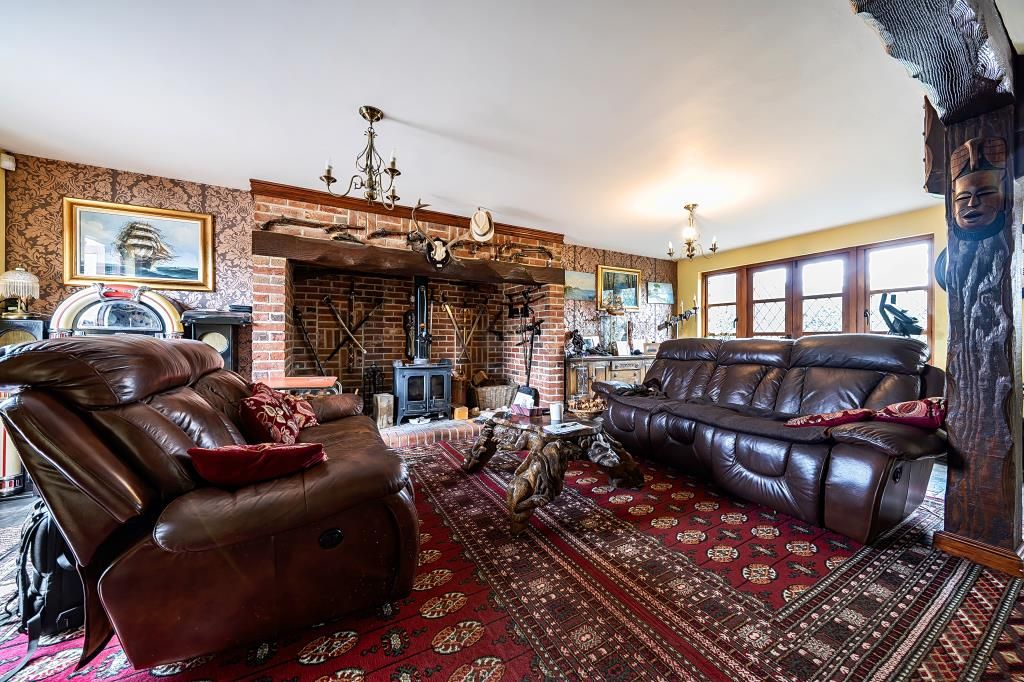 Property photo 3 of 26 Living Room