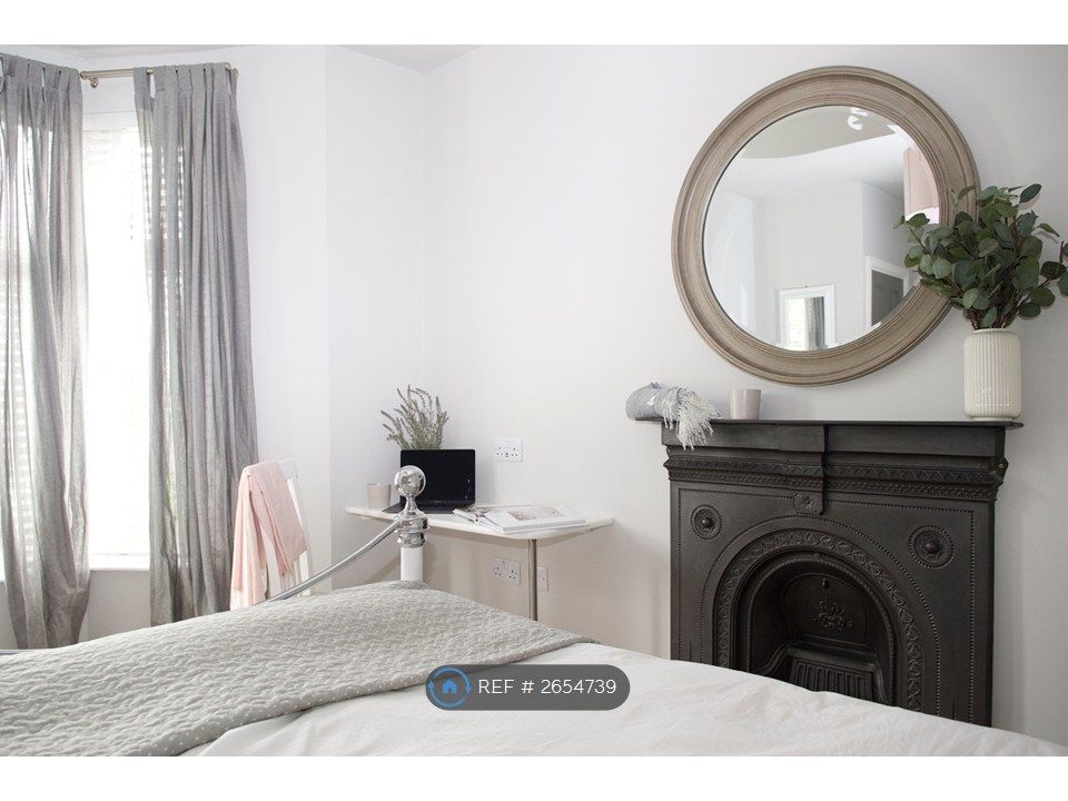 Property photo 1 of 8 Bedroom