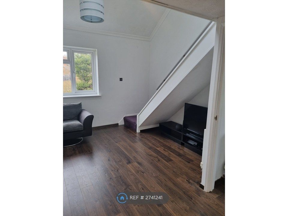 Property photo 2 of 14 Lounge