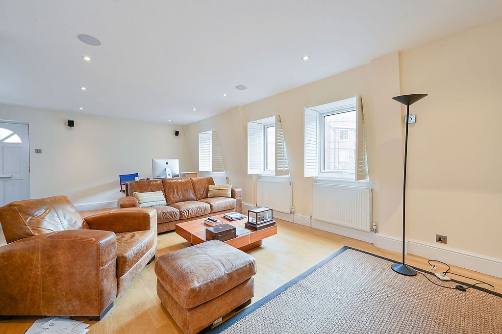 Property photo 3 of 11