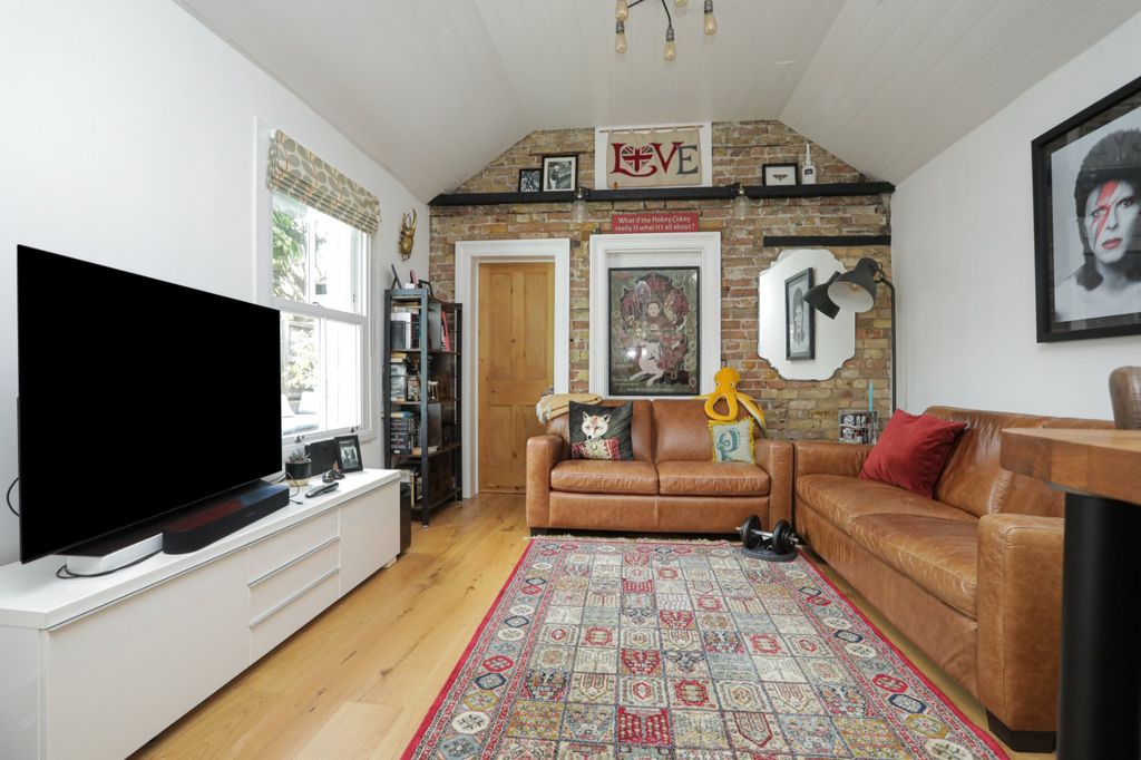 Property photo 3 of 12 Picture 3