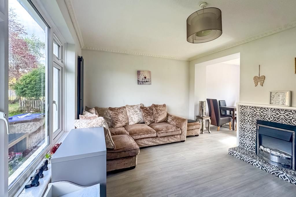 Property photo 3 of 21 Lounge