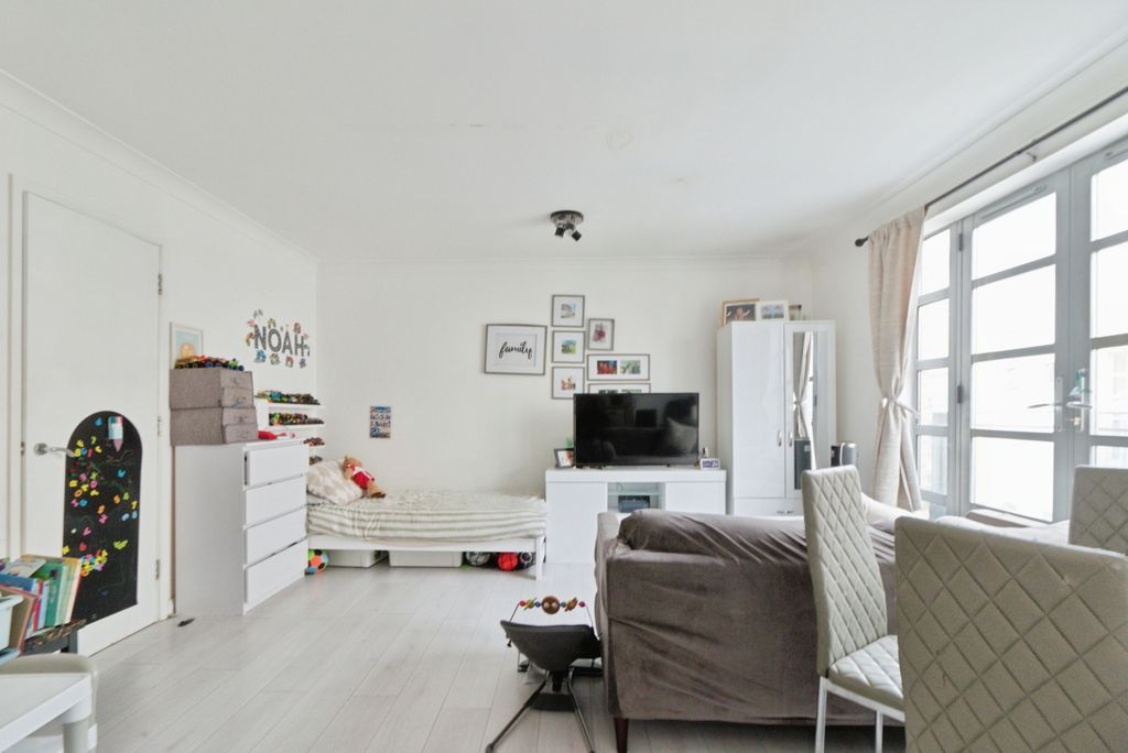Property photo 3 of 19 Pbox-Img.Jpg