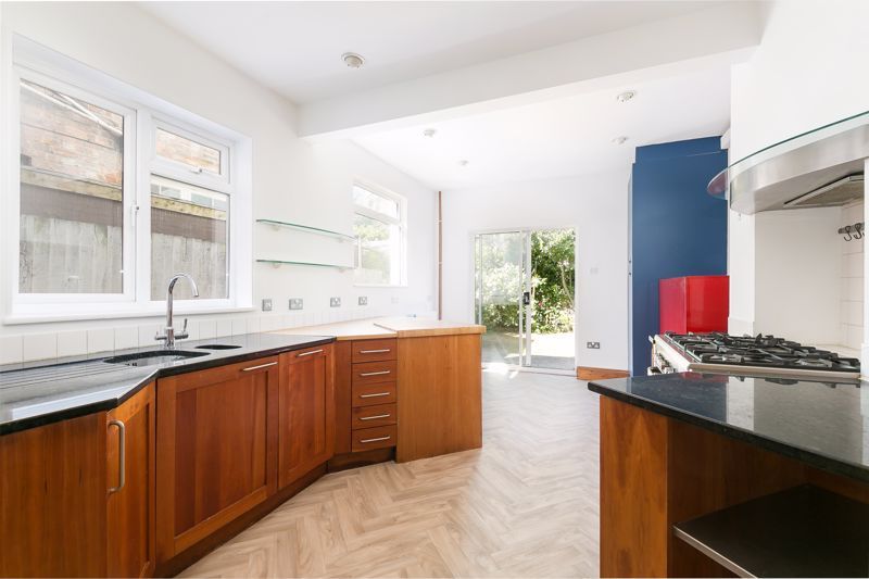 Property photo 3 of 17 Kitchen/ Breakfast Room