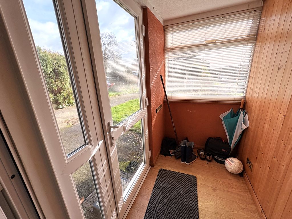 Property photo 3 of 18 Porch