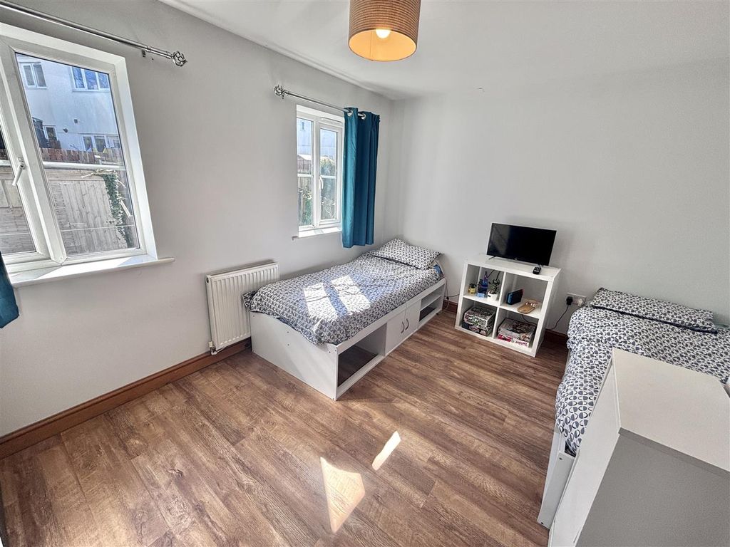 Additional image 8 of 3 bed town house for saleAusten Close, Par PL24