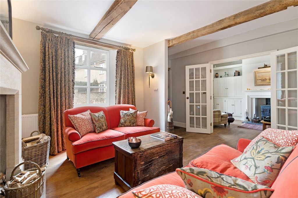 Property photo 2 of 22 Sitting Room