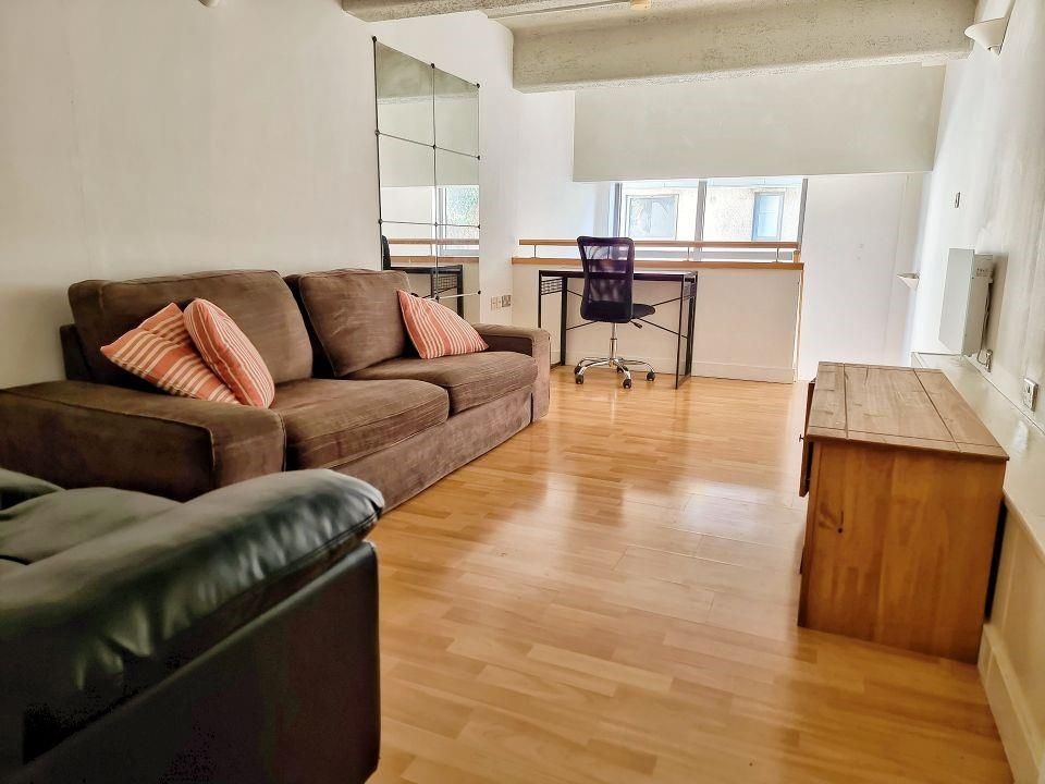 Property photo 2 of 13 Lounge