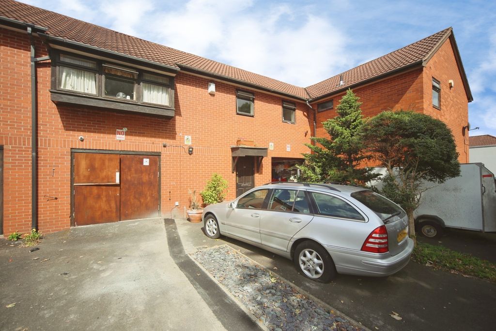 Property photo 1 of 18 Pbox-Img.Jpg