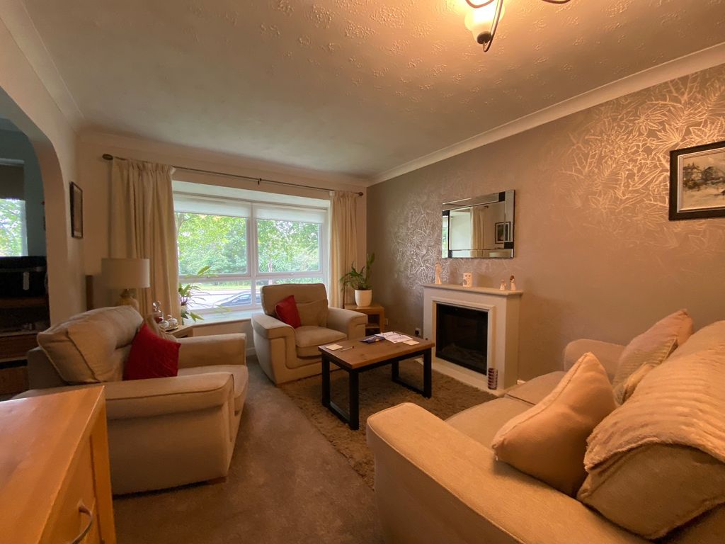 Property photo 2 of 6 Living Room