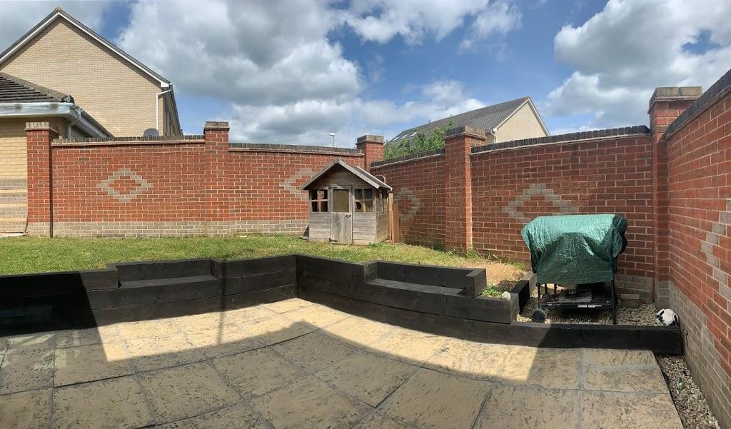 Property photo 3 of 12