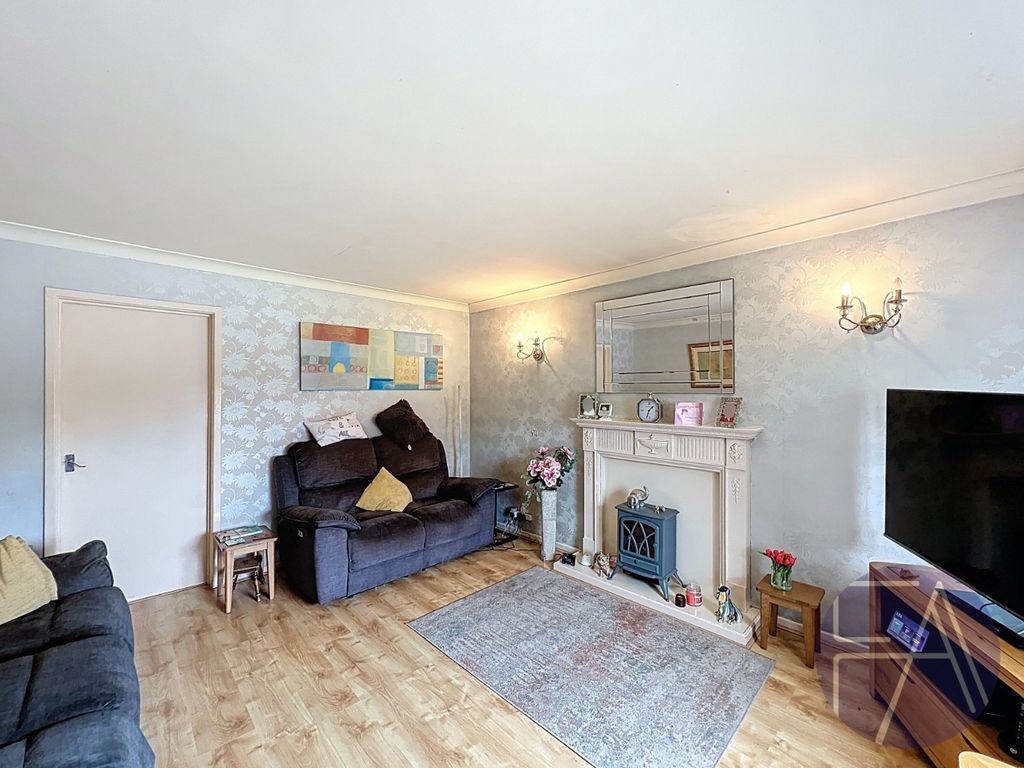 Property photo 3 of 19 5083983