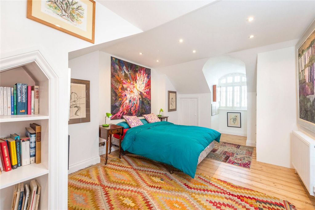 Property photo 1 of 9