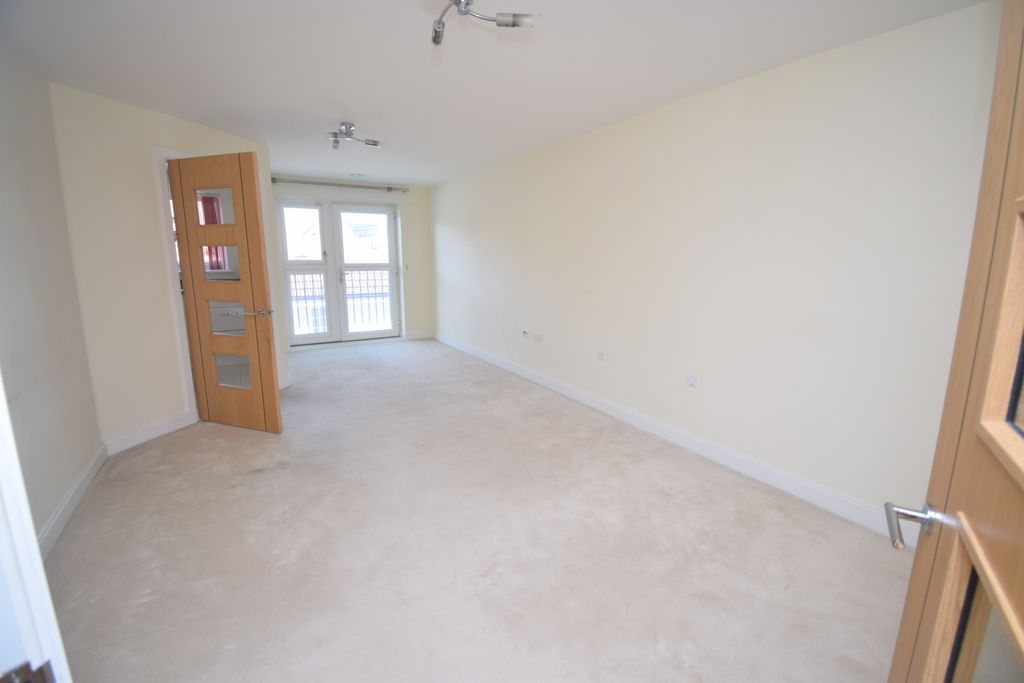 Property photo 2 of 7 Living Room