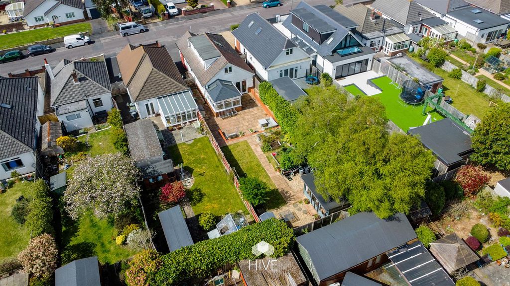 Property photo 2 of 33