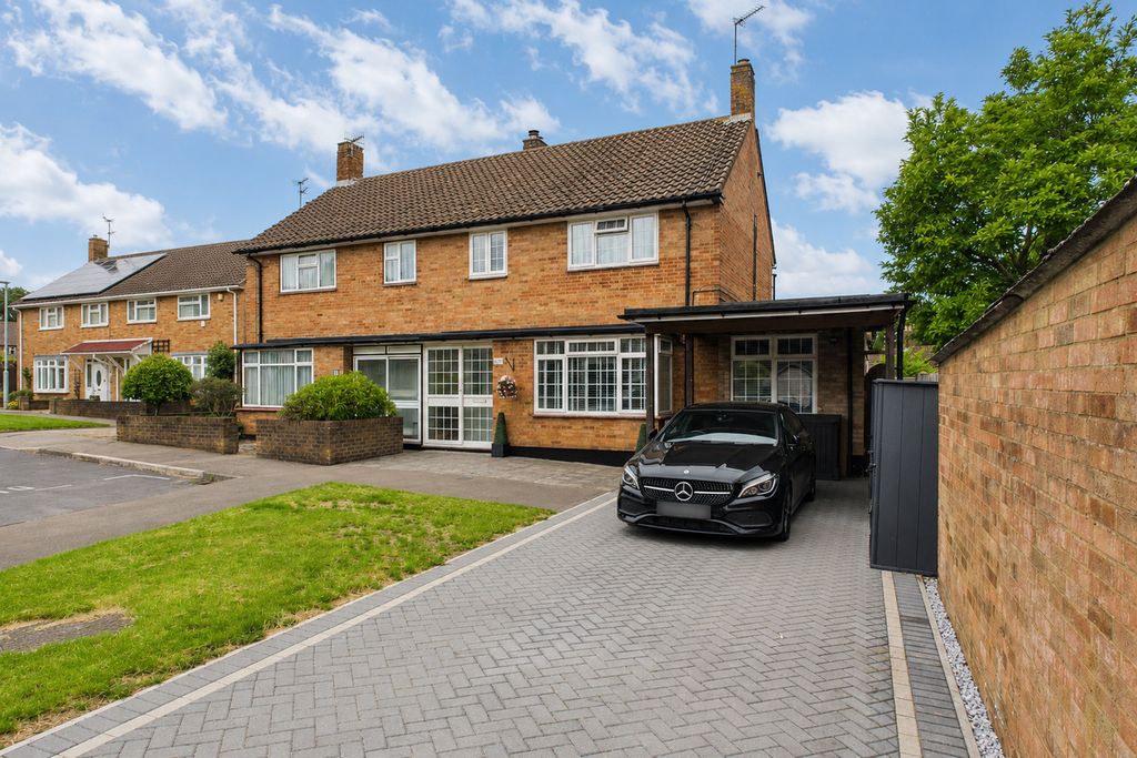 Property photo 1 of 33