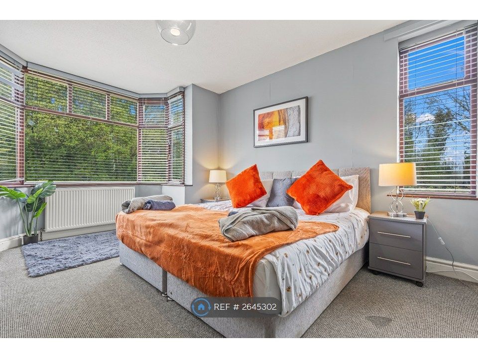 Property photo 3 of 35