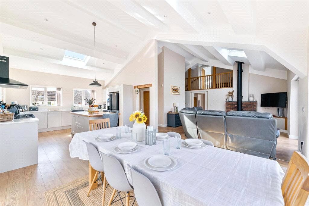 Property photo 2 of 22 Dining Area