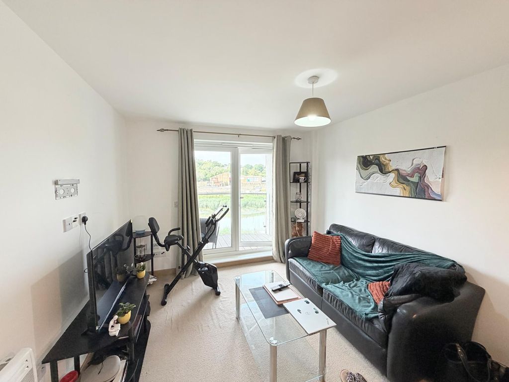 Property photo 3 of 5