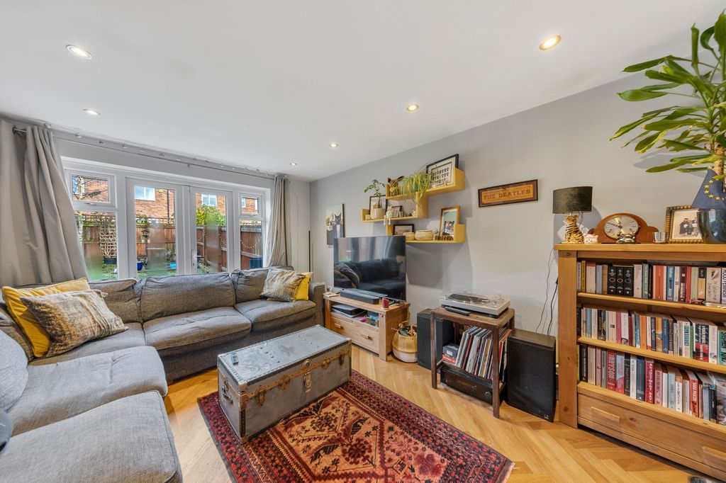 Property photo 2 of 16