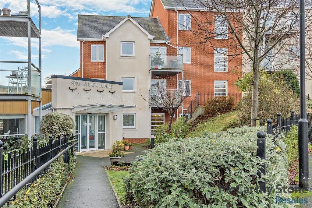 Property photo 1 of 44 8674145-Exterior02-800.Jpg