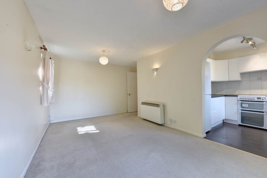 Property photo 3 of 7