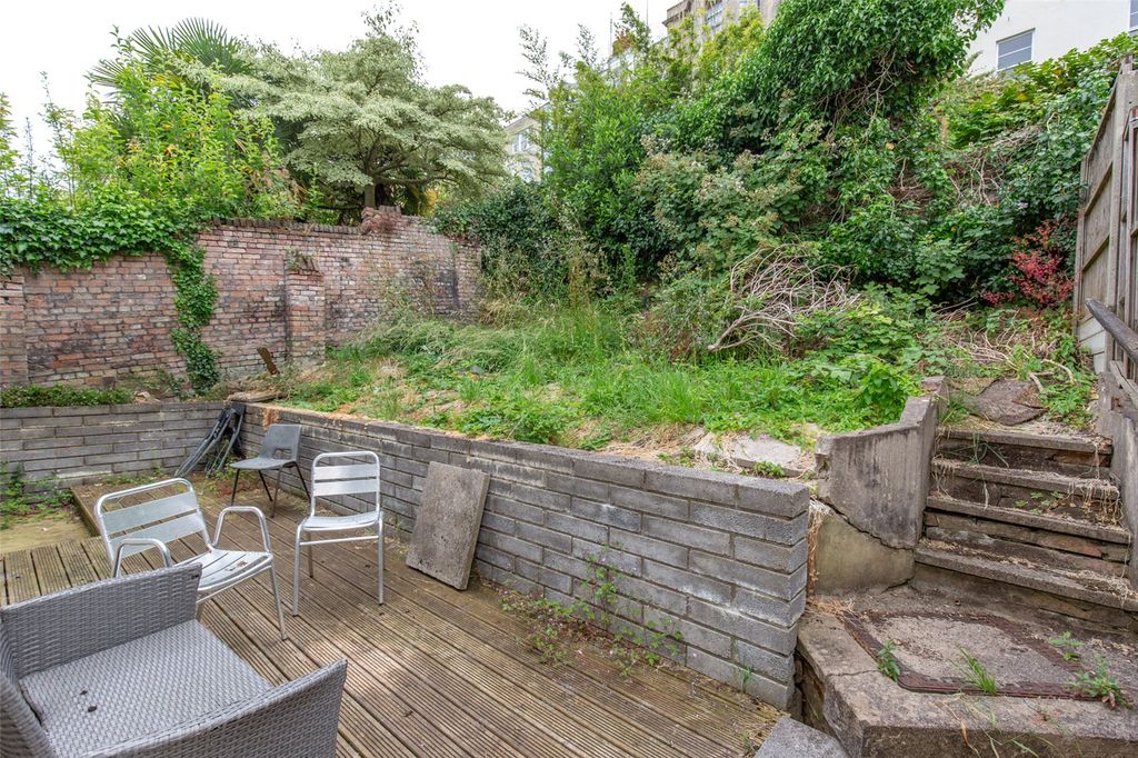Property photo 3 of 18 Picture No. 30