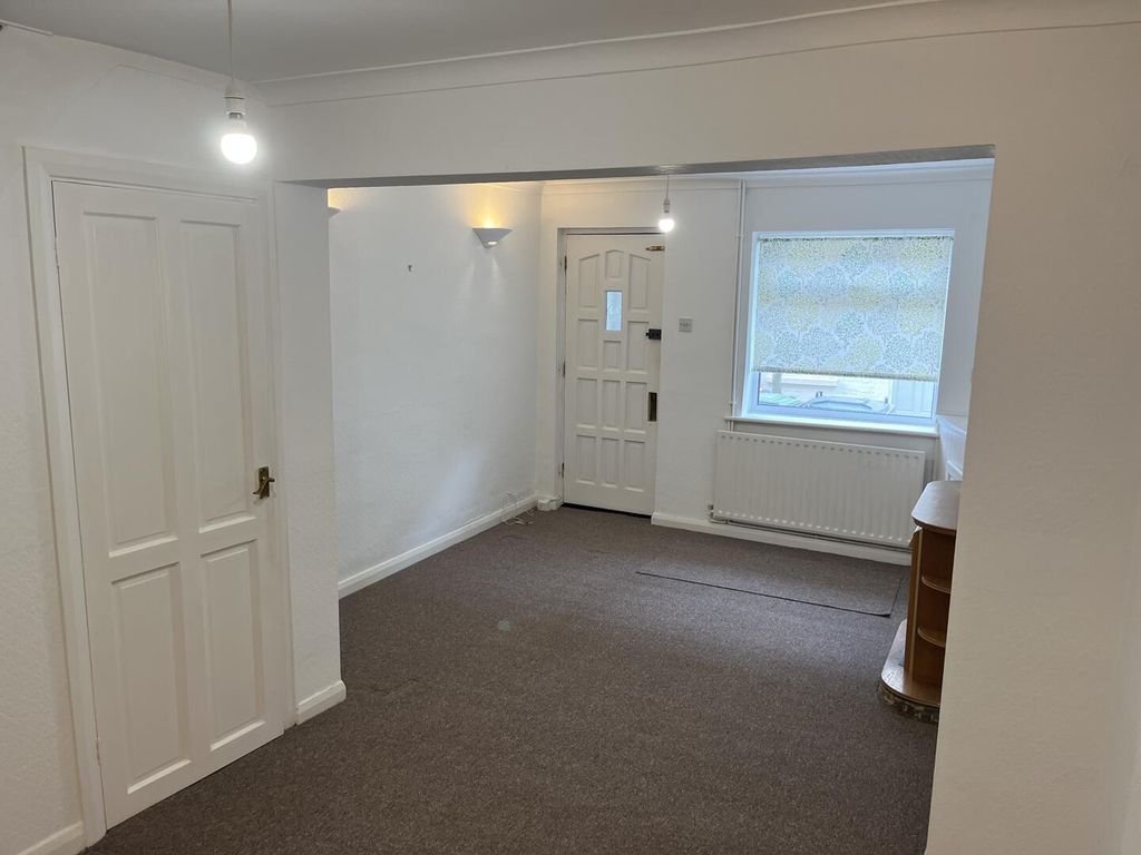 Property photo 3 of 16 Hallway