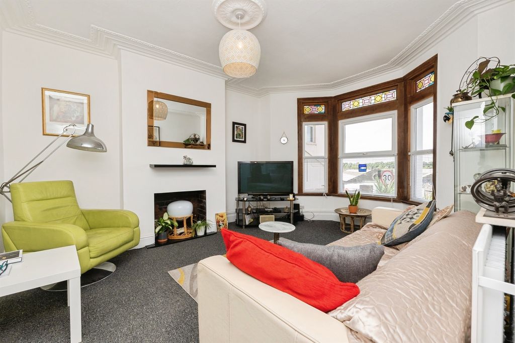 Property photo 2 of 16