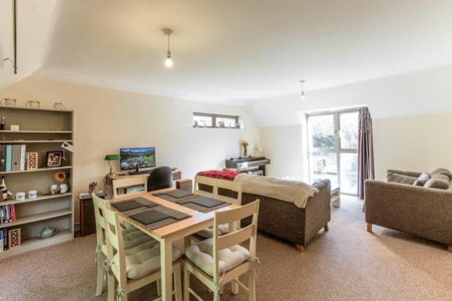 Property photo 3 of 10 3