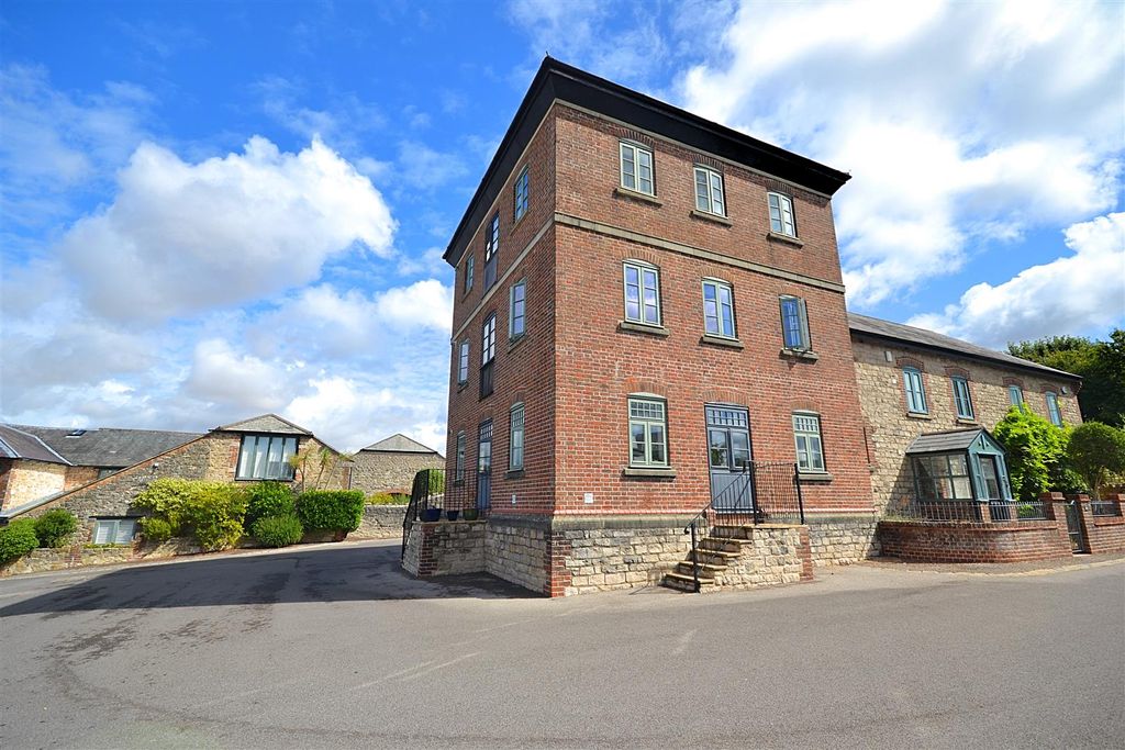 Property photo 1 of 16 93.Png