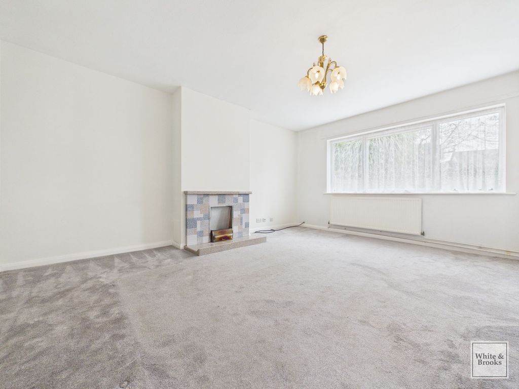 Property photo 2 of 22 Living Room