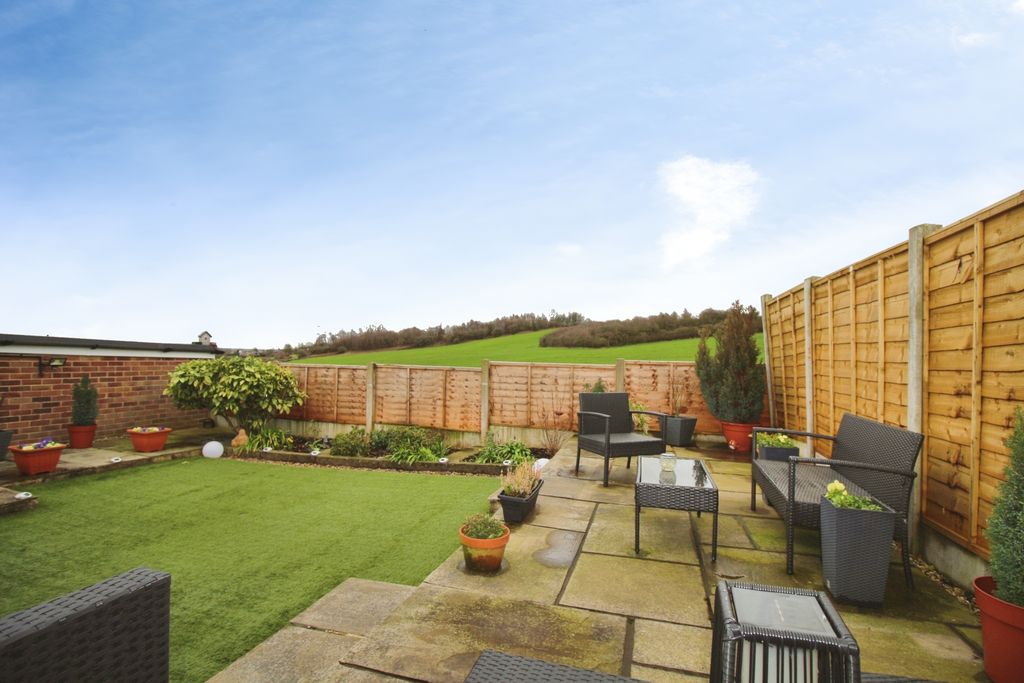 Property photo 1 of 17 Rear Garden Patio