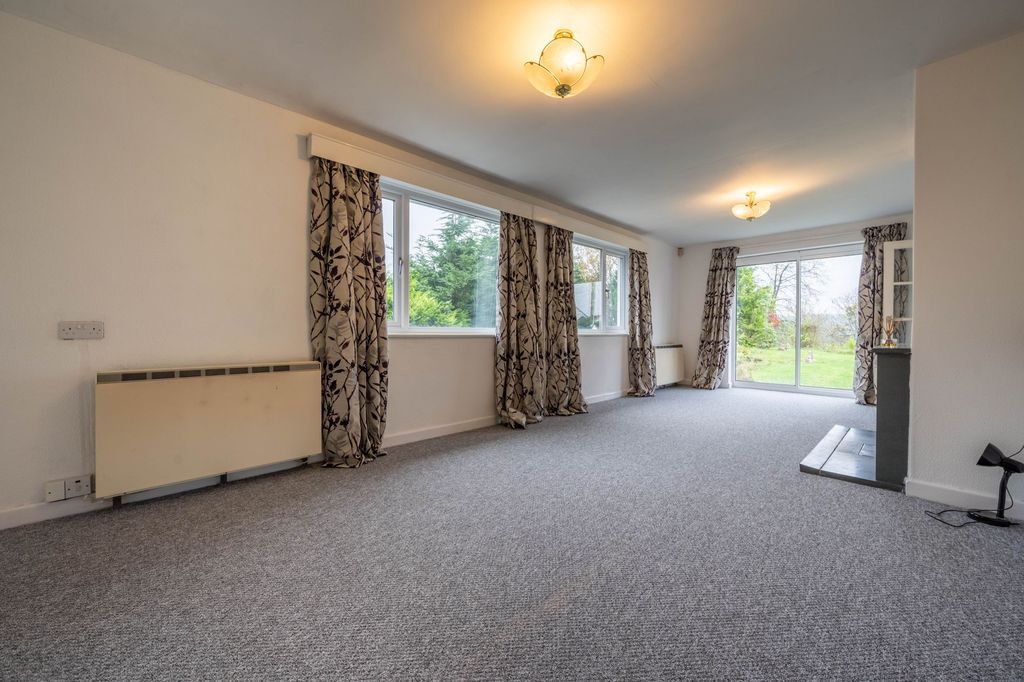 Property photo 2 of 23