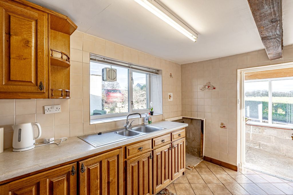 Property photo 3 of 20