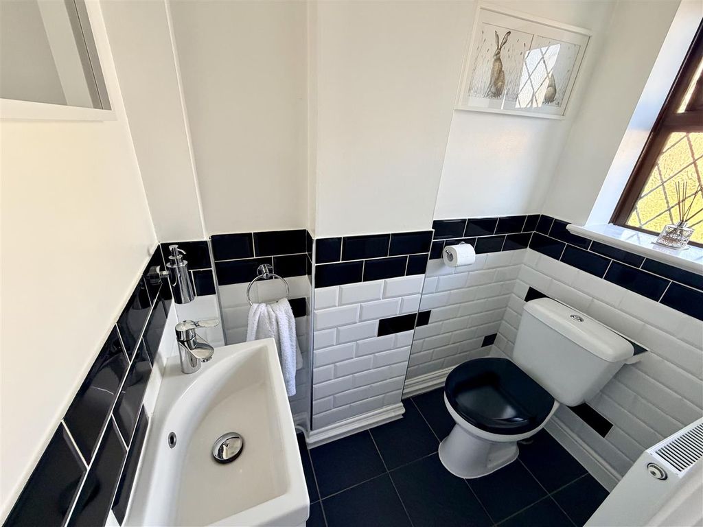 Property photo 3 of 19