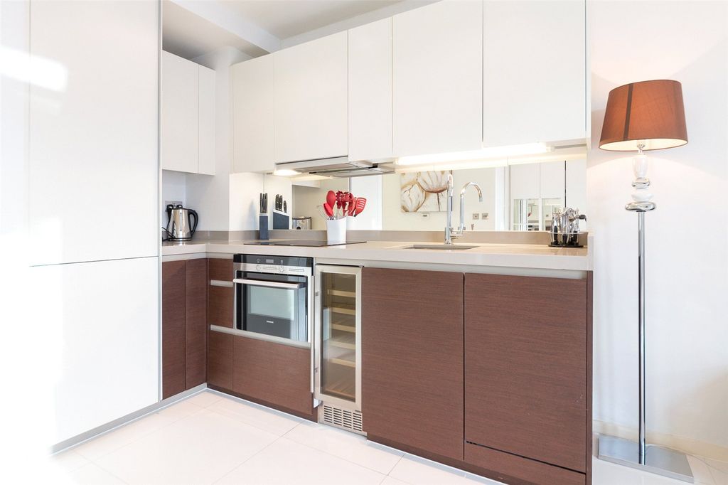 Property photo 3 of 12 Picture No. 01