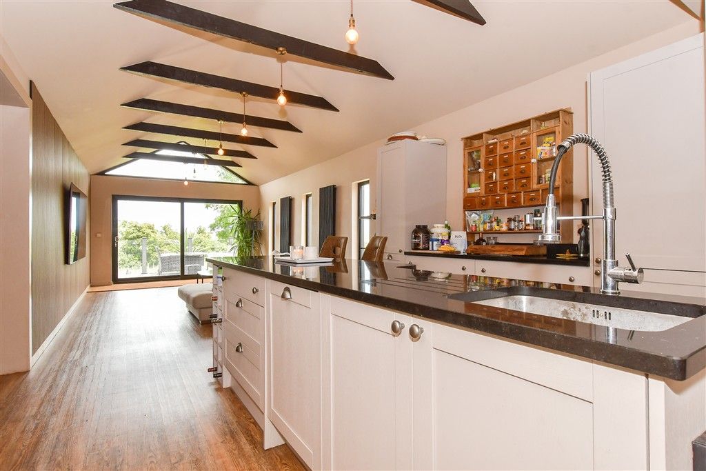 Property photo 1 of 17 Kitchen