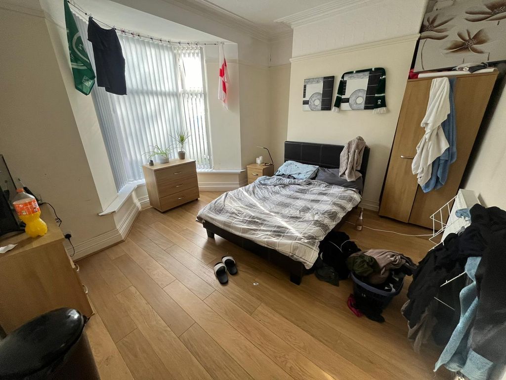 Property photo 3 of 9 x (3)